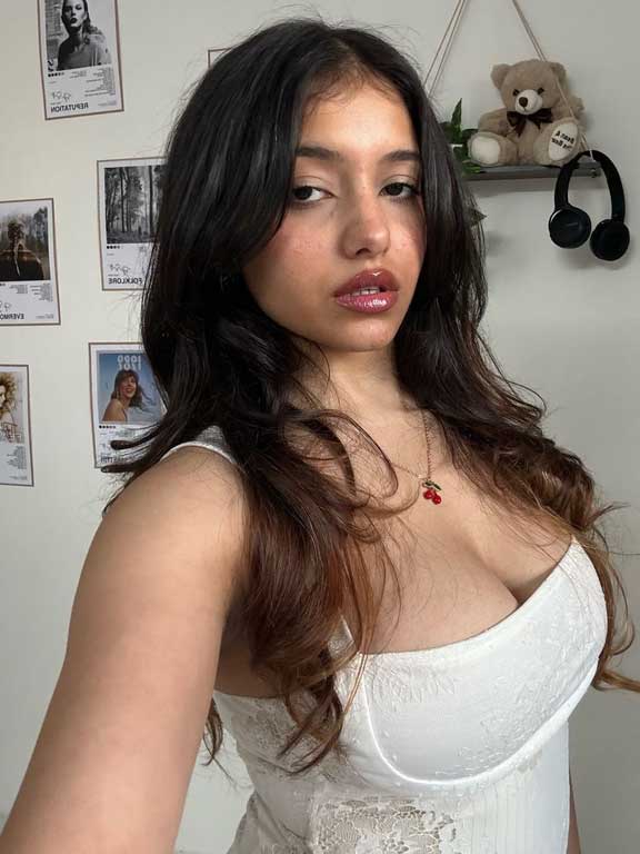 Shetal Call Girl Noida